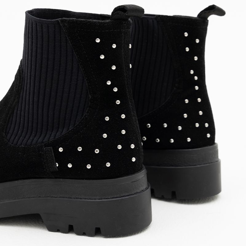52105381-Negro-19-4008_5