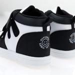Tenis-que-cambian-de-color-para-bebe-niño