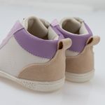 Zapatos-precaminador-con-cordones-elasticos-para-recien-nacida-niña