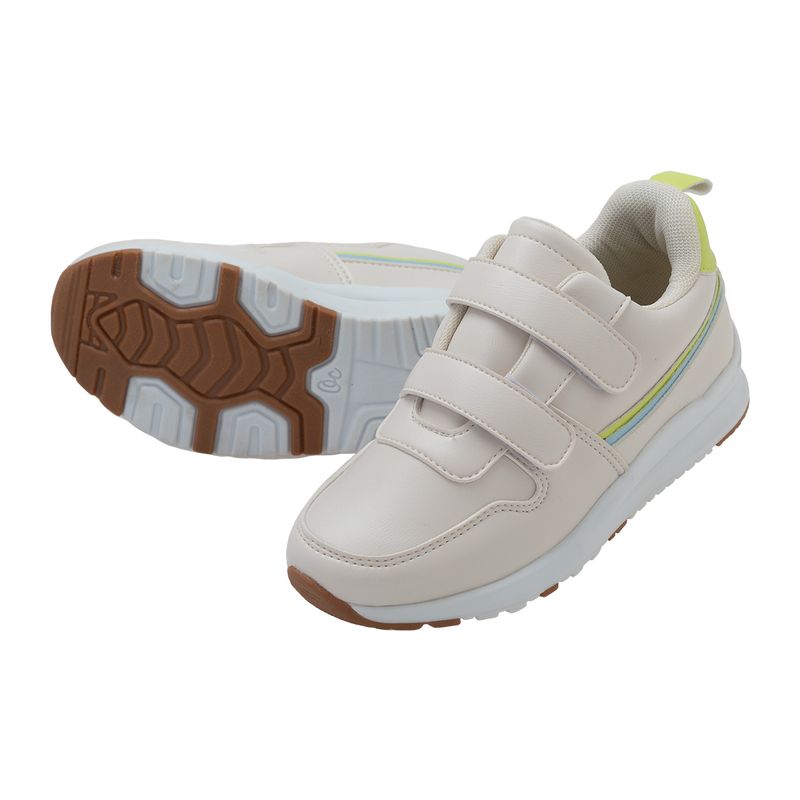 enis-con-bloques-de-color-para-bebe-niño