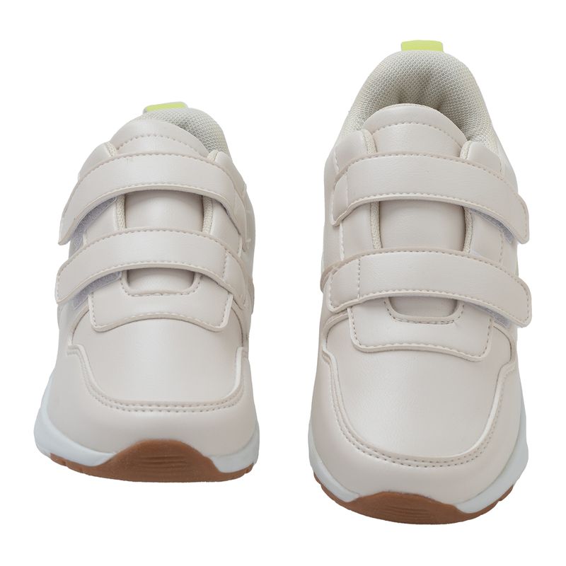 enis-con-bloques-de-color-para-bebe-niño