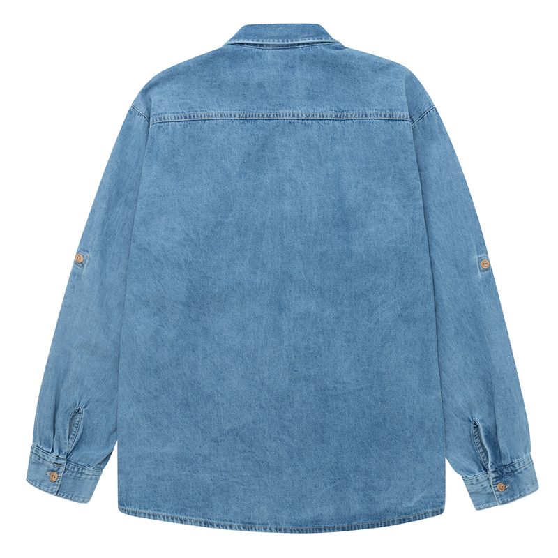 Camisa-manga-larga-para-niño-en-denim-con-bolsillos-en-frente-