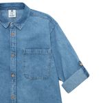 Camisa-manga-larga-para-niño-en-denim-con-bolsillos-en-frente-