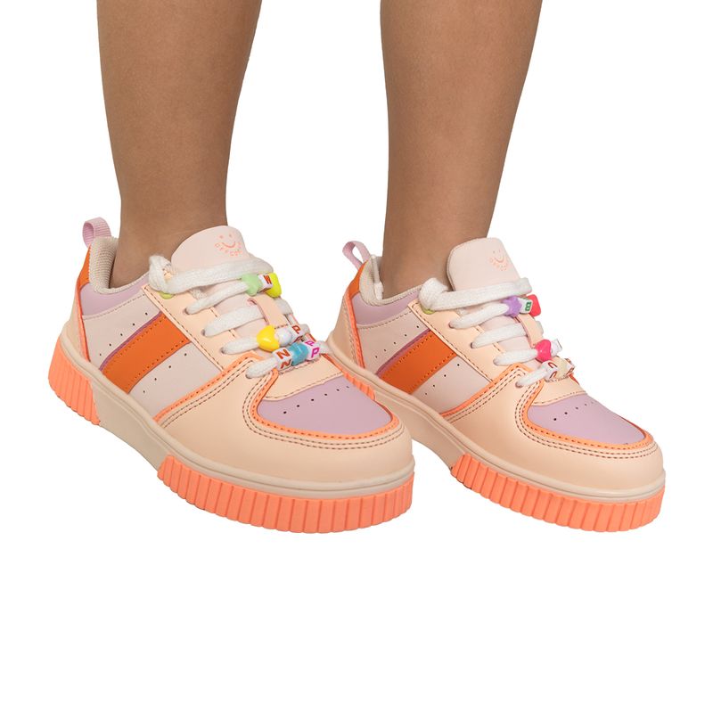 Tenis-casuales-con-chaquiras-para-bebe-niña