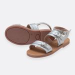 Sandalias-para-bebe-niña-con-correas-