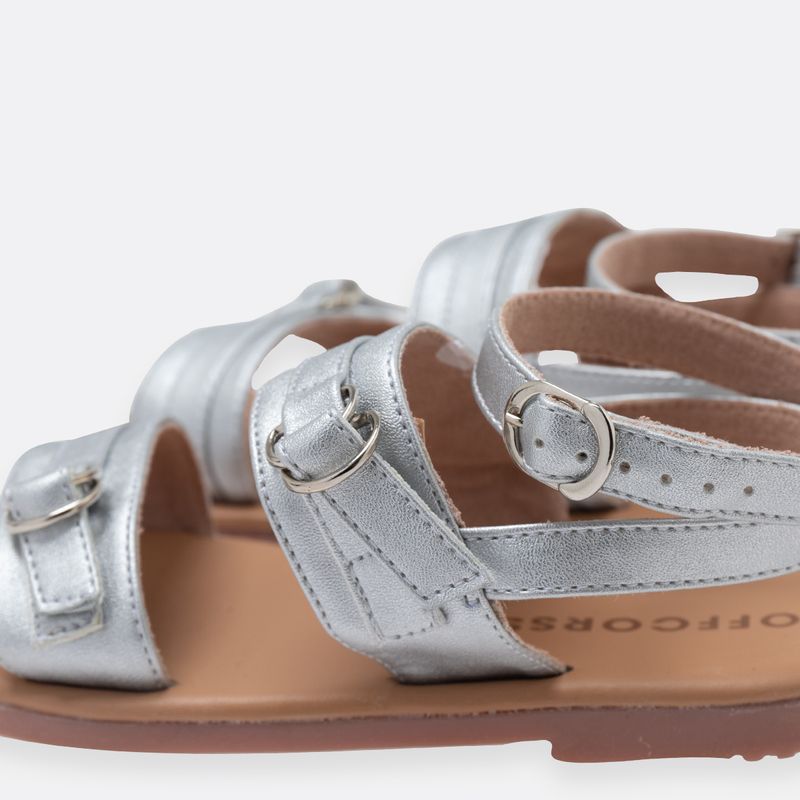 Sandalias-para-bebe-niña-con-correas-