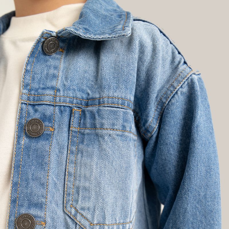 Chaqueta-en-denim-para-bebe-niño-con-bolsillos-