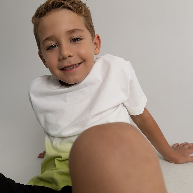 Camiseta-oversize-para-bebe-niño-manga-corta-