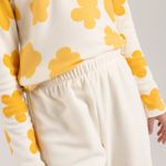 Pijama-para-bebe-niña-en-conjunto-de-camiseta-manga-larga---sudadera--Amarillo