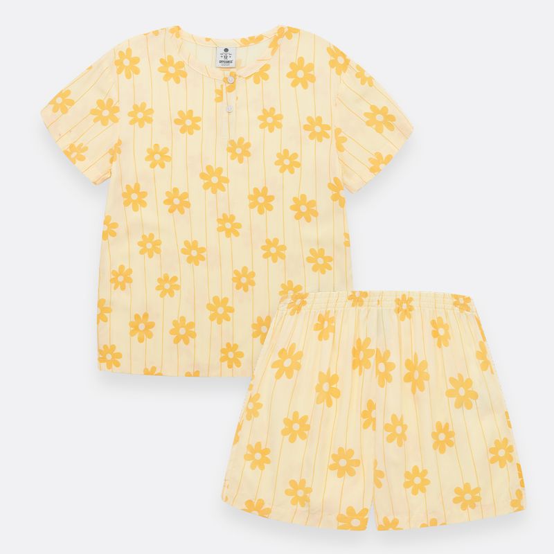 Pijama-para-bebe-niña-en-conjunto-de-camiseta-manga-corta---short--Amarillo