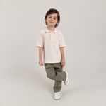 Pantalon-para-bebe-niño-con-bolsillos-asimetricos