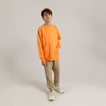 Buzo-para-niño-oversize-con-estampado-en-espalda