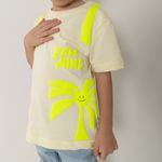 Camiseta-para-bebe-niño-manga-corta-con-detalle-en-neon