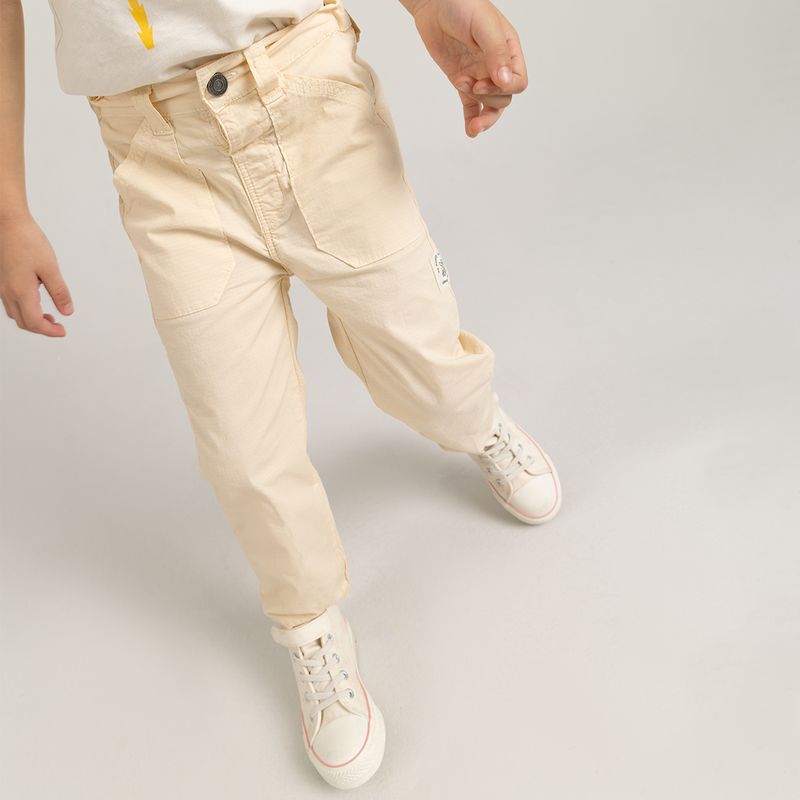 Pantalon-para-bebe-niña-silueta-slouchy