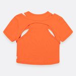Camiseta-croptop-para-niña-con-detalle-sobrepuesto