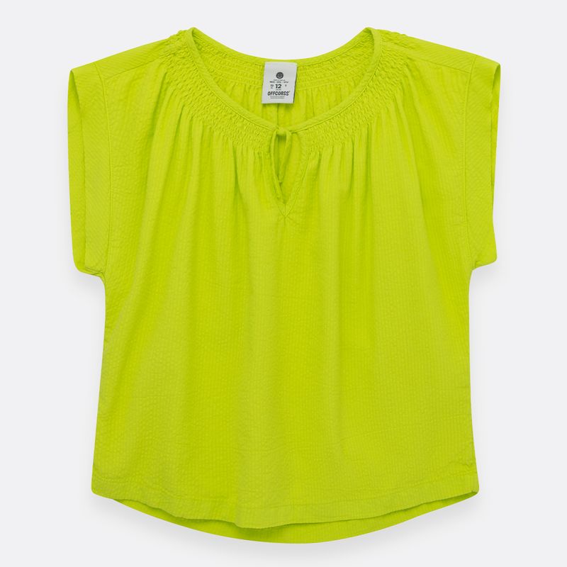 Camisa-para-niña-con-detalle-de-nido-de-abejas