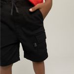 Bermuda-para-niño-con-bolsillos-cargo