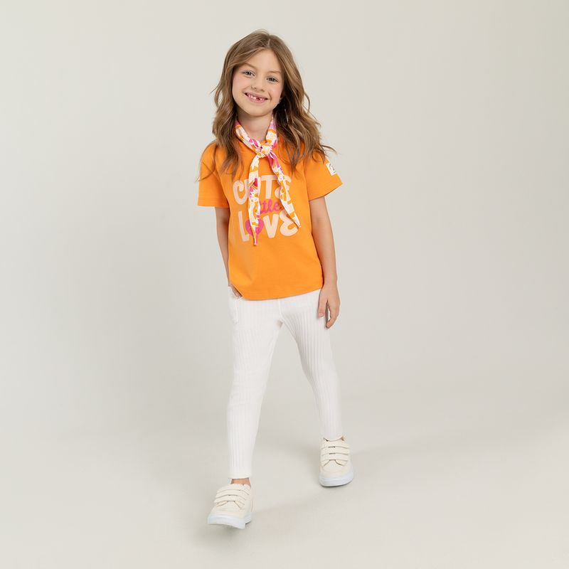 Conjunto-para-niña-de-camiseta---leggins---pañoleta