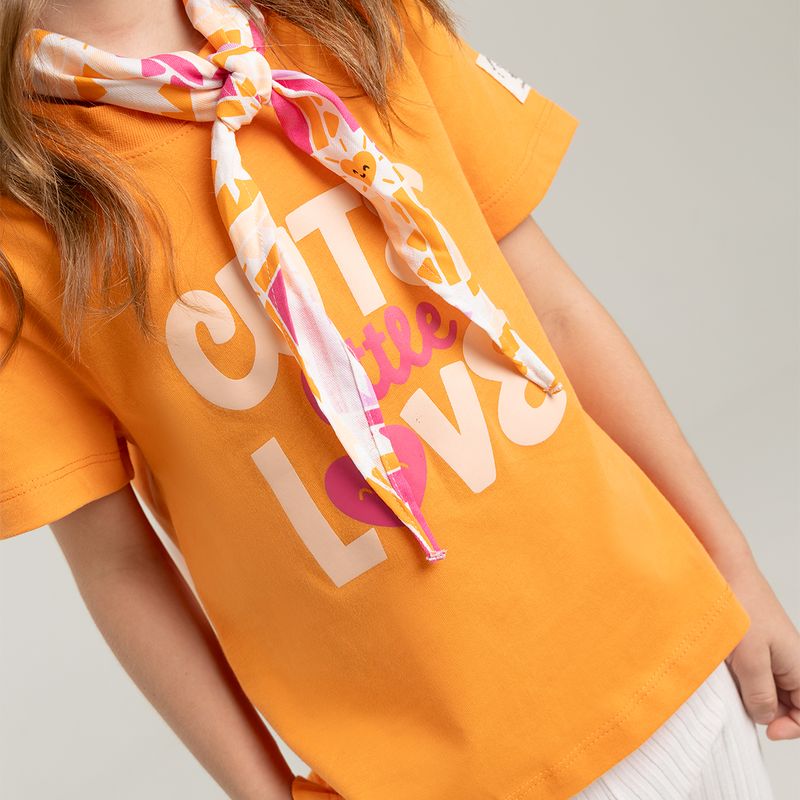 Conjunto-para-niña-de-camiseta---leggins---pañoleta