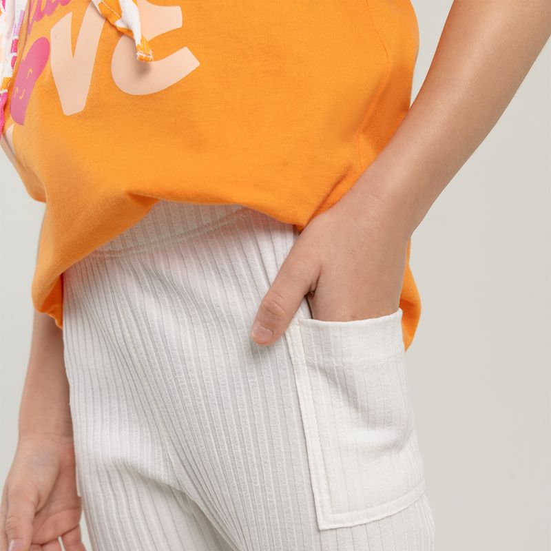Conjunto-para-niña-de-camiseta---leggins---pañoleta