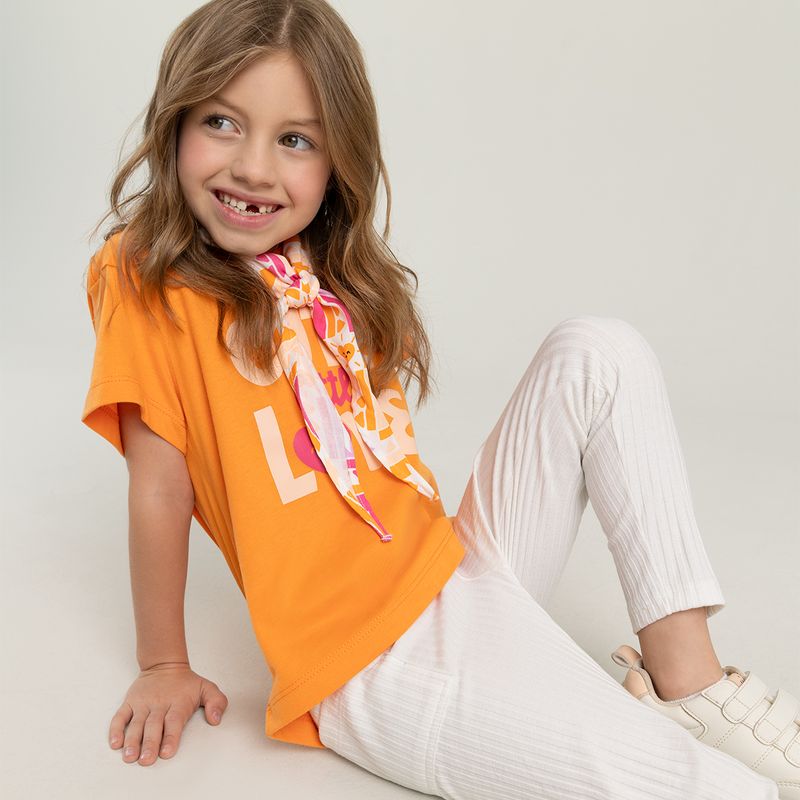 Conjunto-para-niña-de-camiseta---leggins---pañoleta