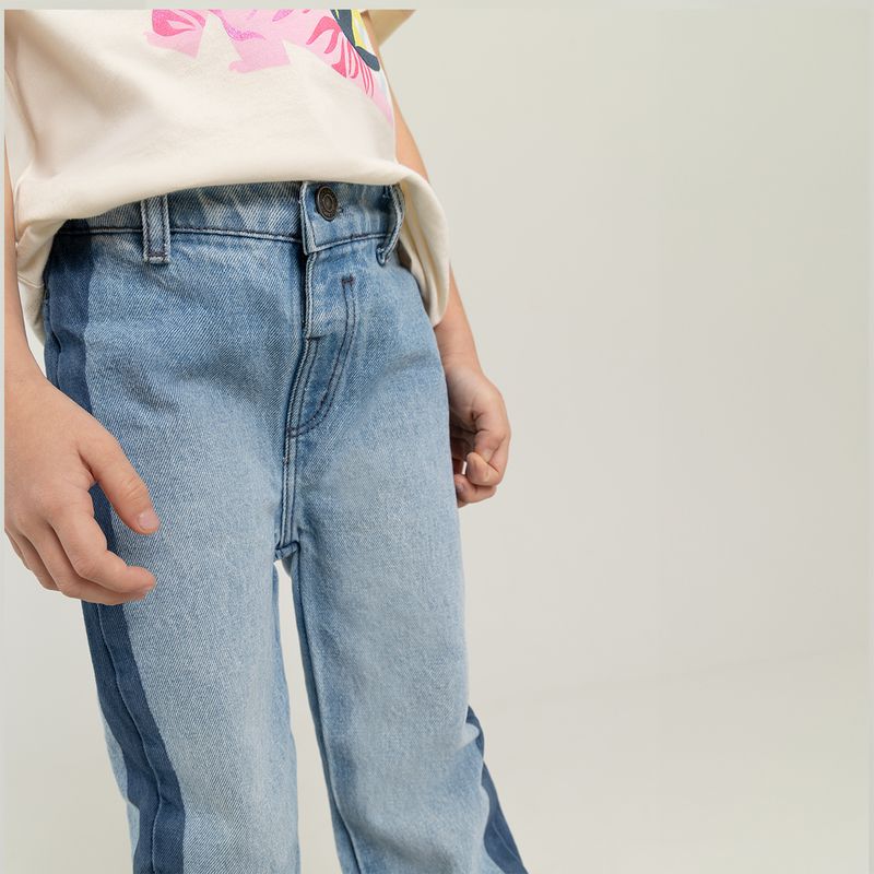 Jean-para-niña-recto-con-botas-dobladas
