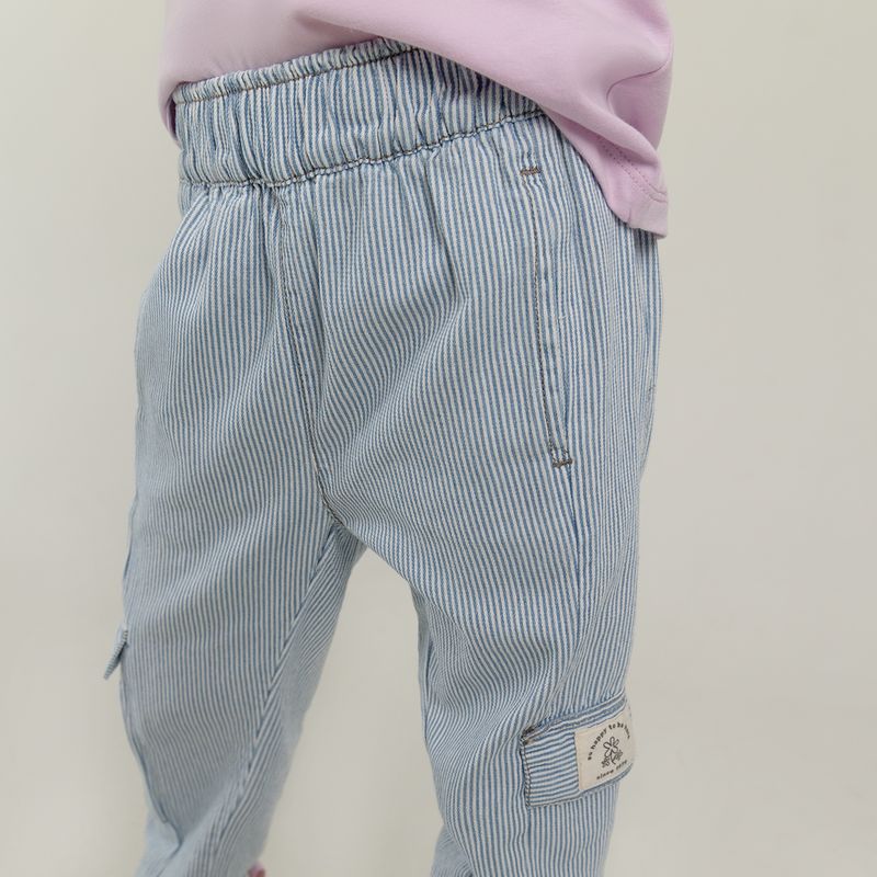Pantalon-en-denim-para-niña-silueta-ballon