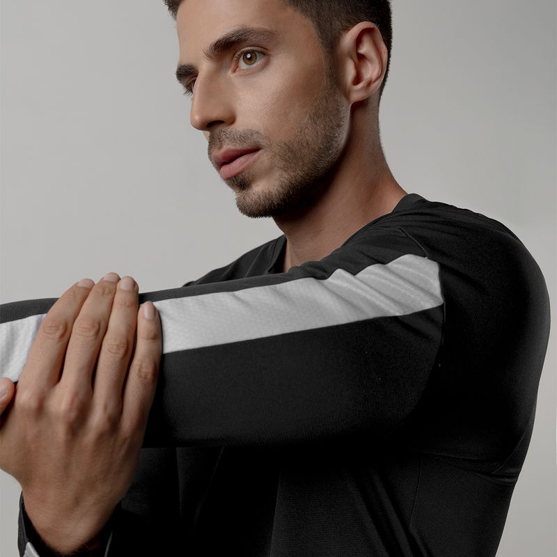 CAMISETA-MANGA-LARGA-HOMBRE-NEGRO-1103029_5