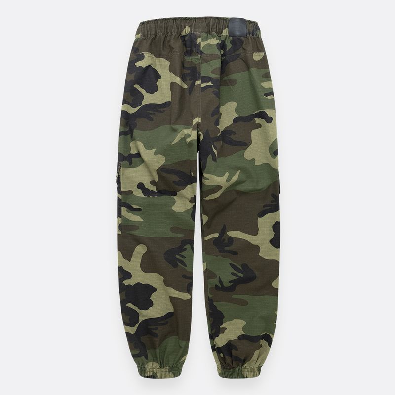 Pantalon-camuflado-para-niño-tipo-jogger