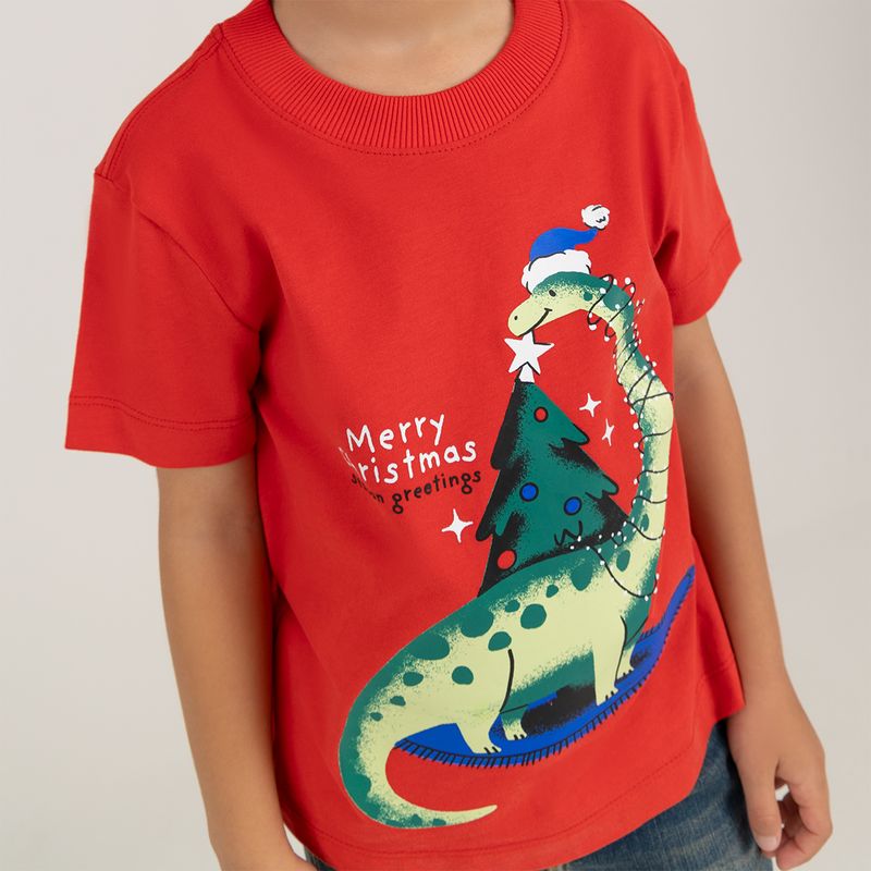 Camiseta-roja-para-niño-con-estampado-navideño