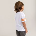 Camiseta-para-niño-manga-corta-con-grafico-en-el-frente