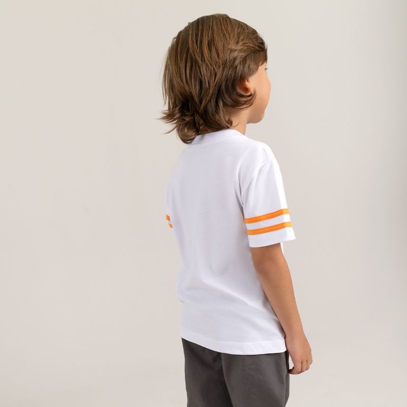 Camiseta-para-niño-manga-corta-con-grafico-en-el-frente