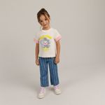 Camiseta-para-niña-manga-corta-con-grafico-en-el-frente