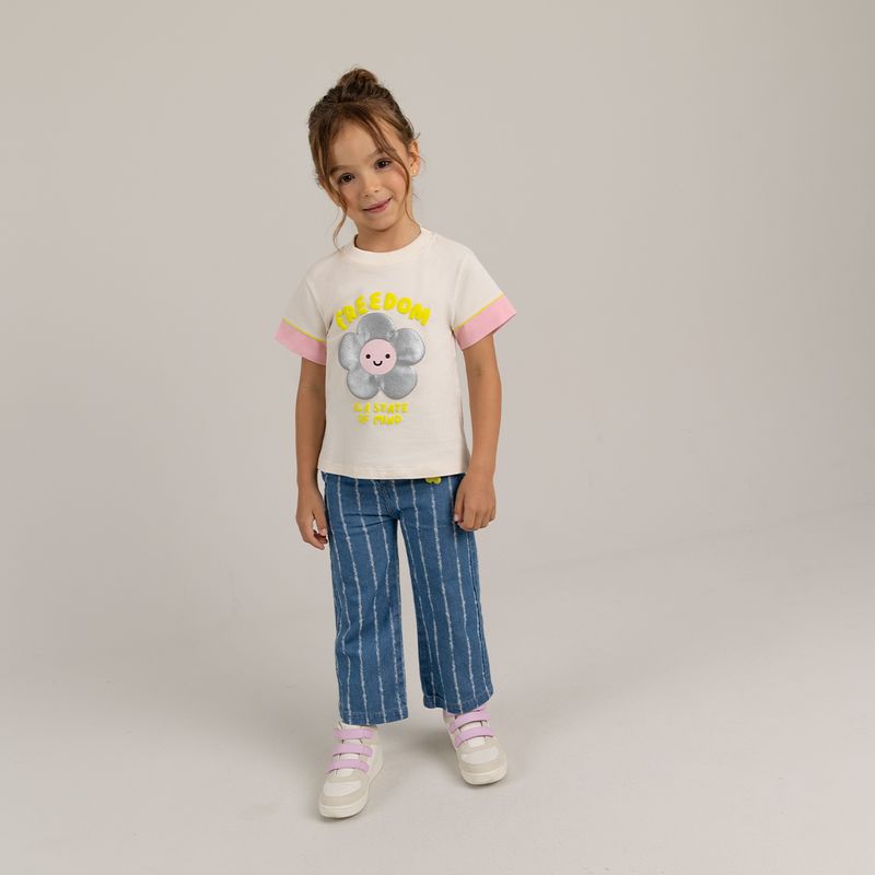 Camiseta-para-niña-manga-corta-con-grafico-en-el-frente
