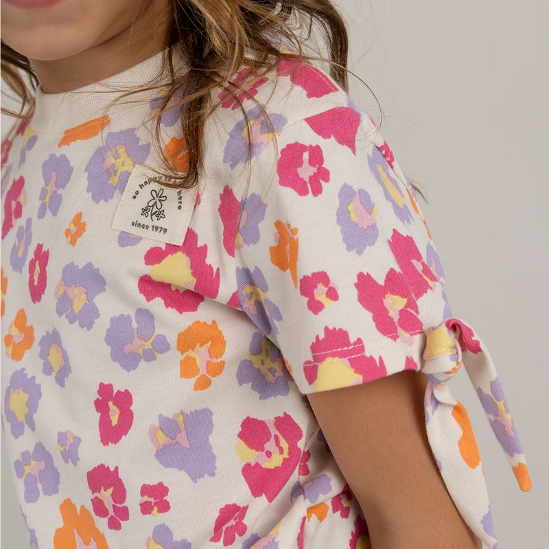 Camiseta-para-niña-con-frente-cruzado