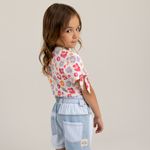 Camiseta-para-niña-con-frente-cruzado