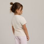 Camiseta-para-niña-manga-corta-con-grafico-en-el-frente
