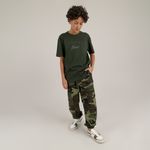 Pantalon-camuflado-para-niño-tipo-jogger
