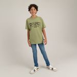 Camiseta-para-niño-con-grafico-en-el-frente