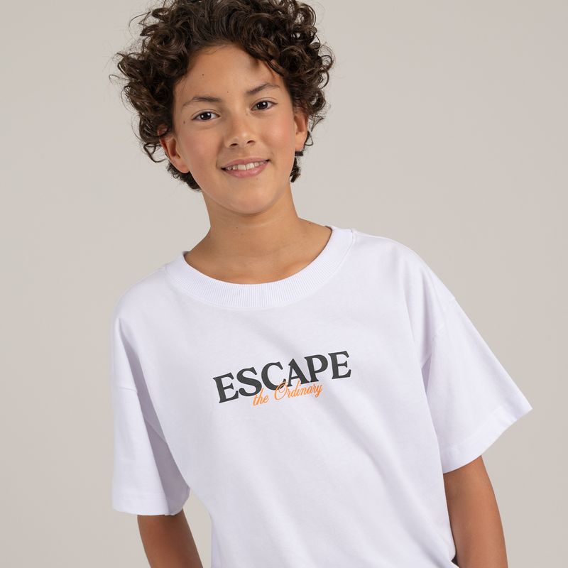 Camiseta-blanca-oversize-para-niño
