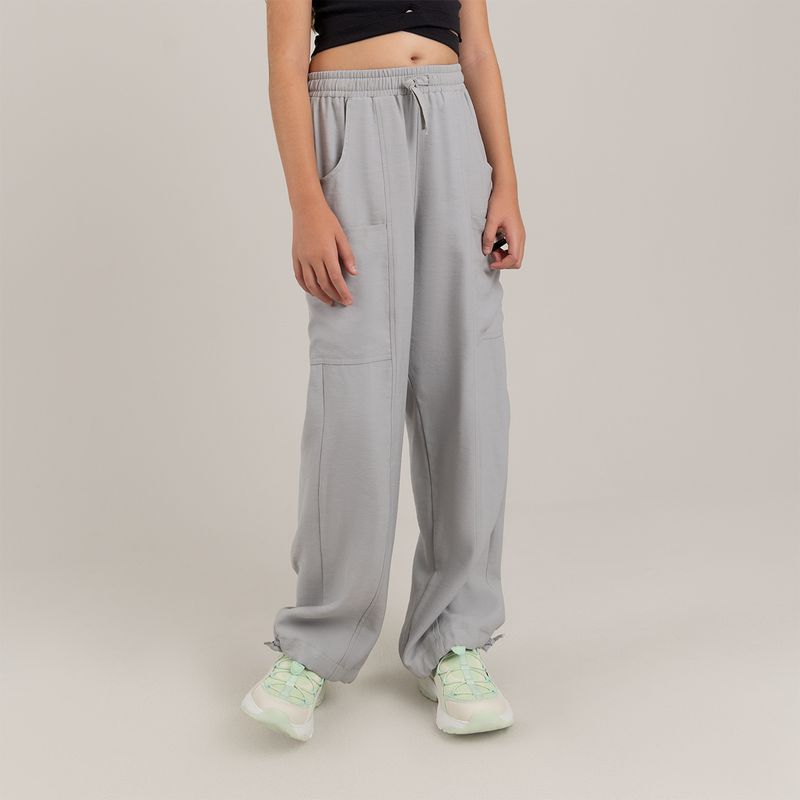 Pantalon-parachute-para-niña-con-bolsillos-de-parche