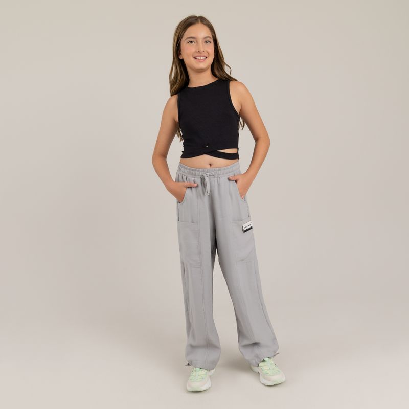 Pantalon-parachute-para-niña-con-bolsillos-de-parche