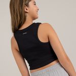 Camiseta-crop-top-para-niña-con-detalle-cruzado-en-el-frente