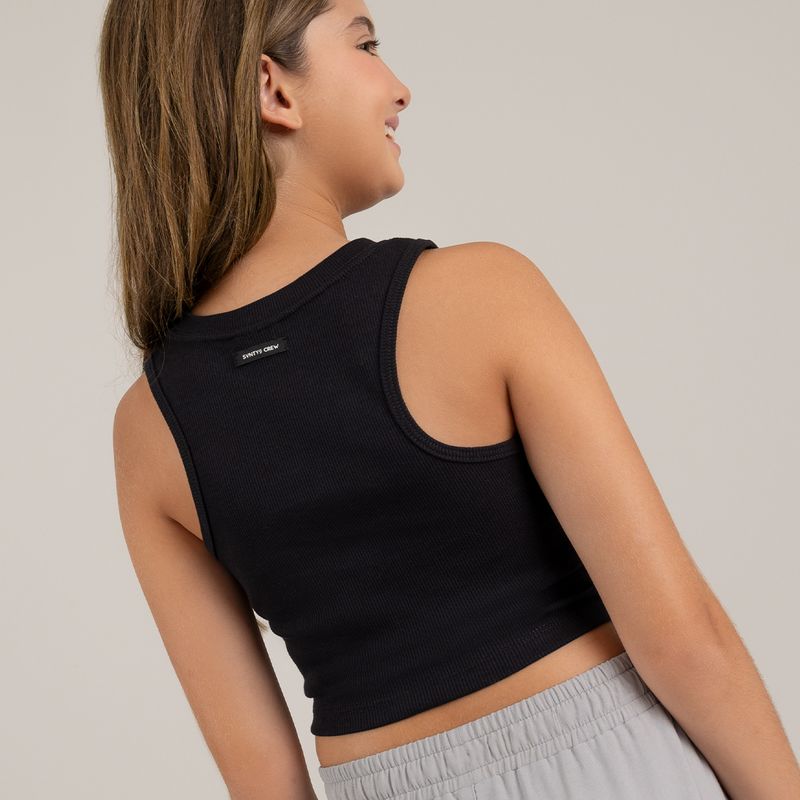 Camiseta-crop-top-para-niña-con-detalle-cruzado-en-el-frente