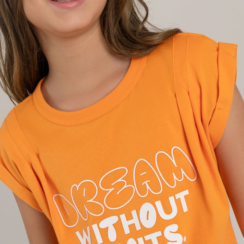 Camiseta-para-niña-con-prenses-y-estampado