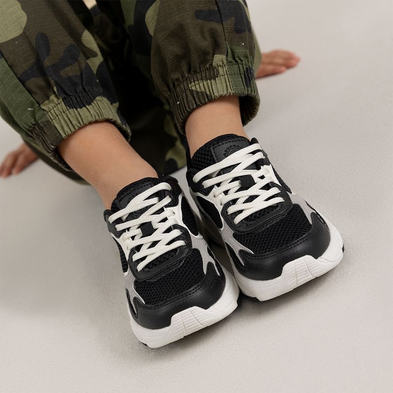 Tenis-deportivos-con-glow-in-the-dark-verde