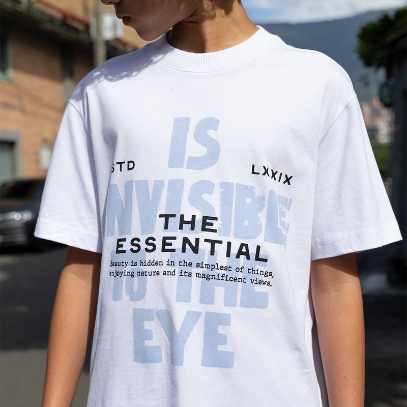 Camiseta-blanca-para-niño-con-grafico-divertido