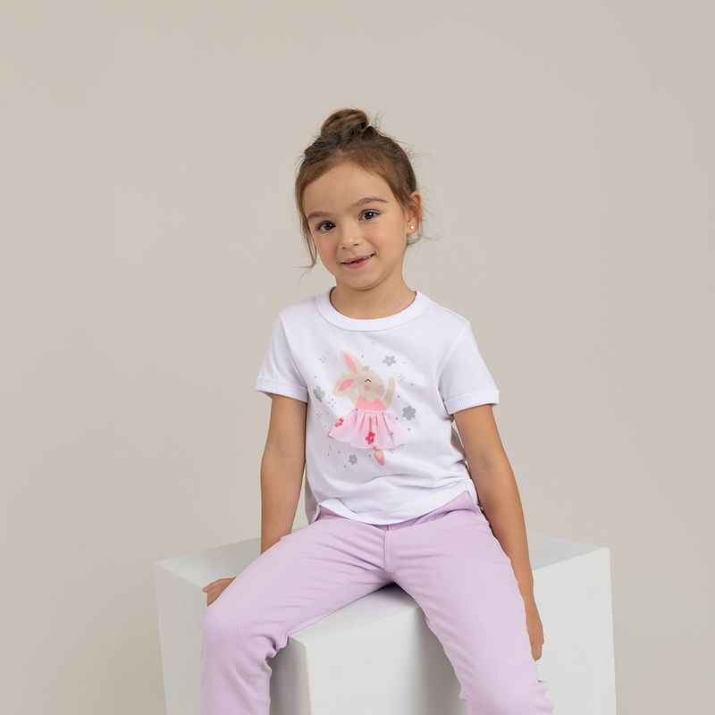 -Camiseta-blanca-para-niña-con-detalle-divertido-