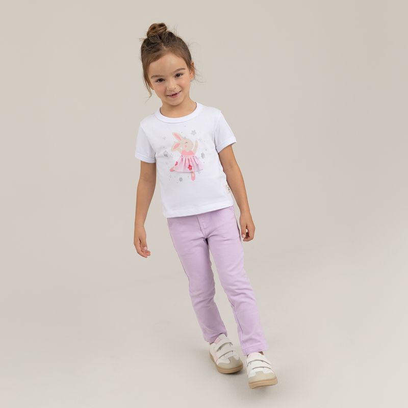 -Camiseta-blanca-para-niña-con-detalle-divertido-