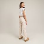 Pantalon-para-niña-con-cortes-y-bolsillos